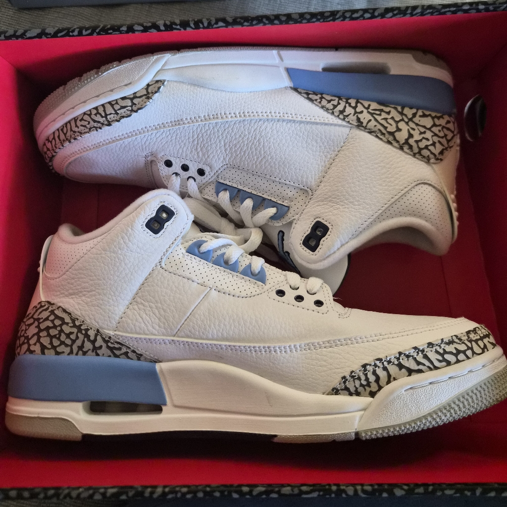 Air Jordan 3 Retro "Unc" (University Blue)